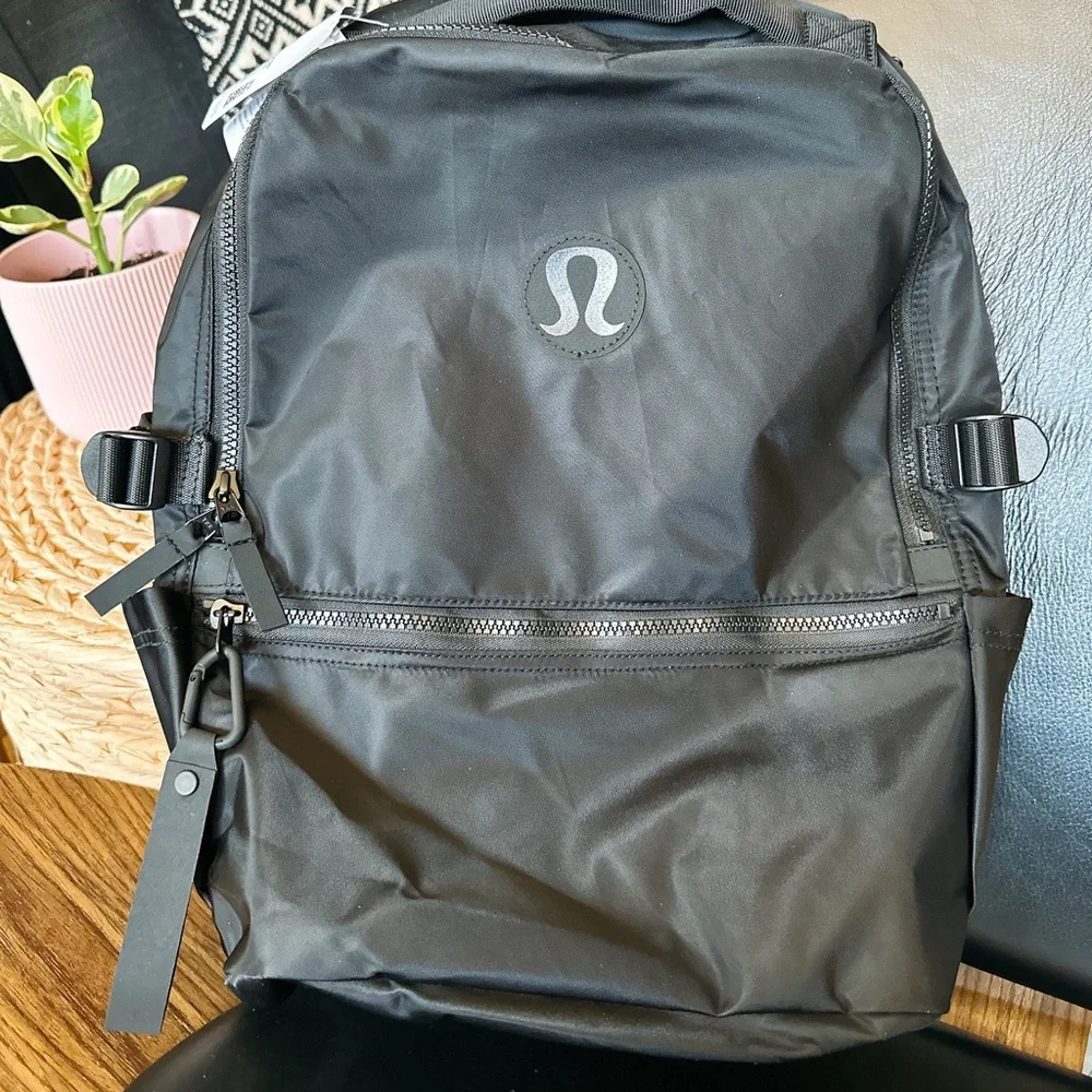 LULULEMON Crew Backpack - Picture 2 of 5